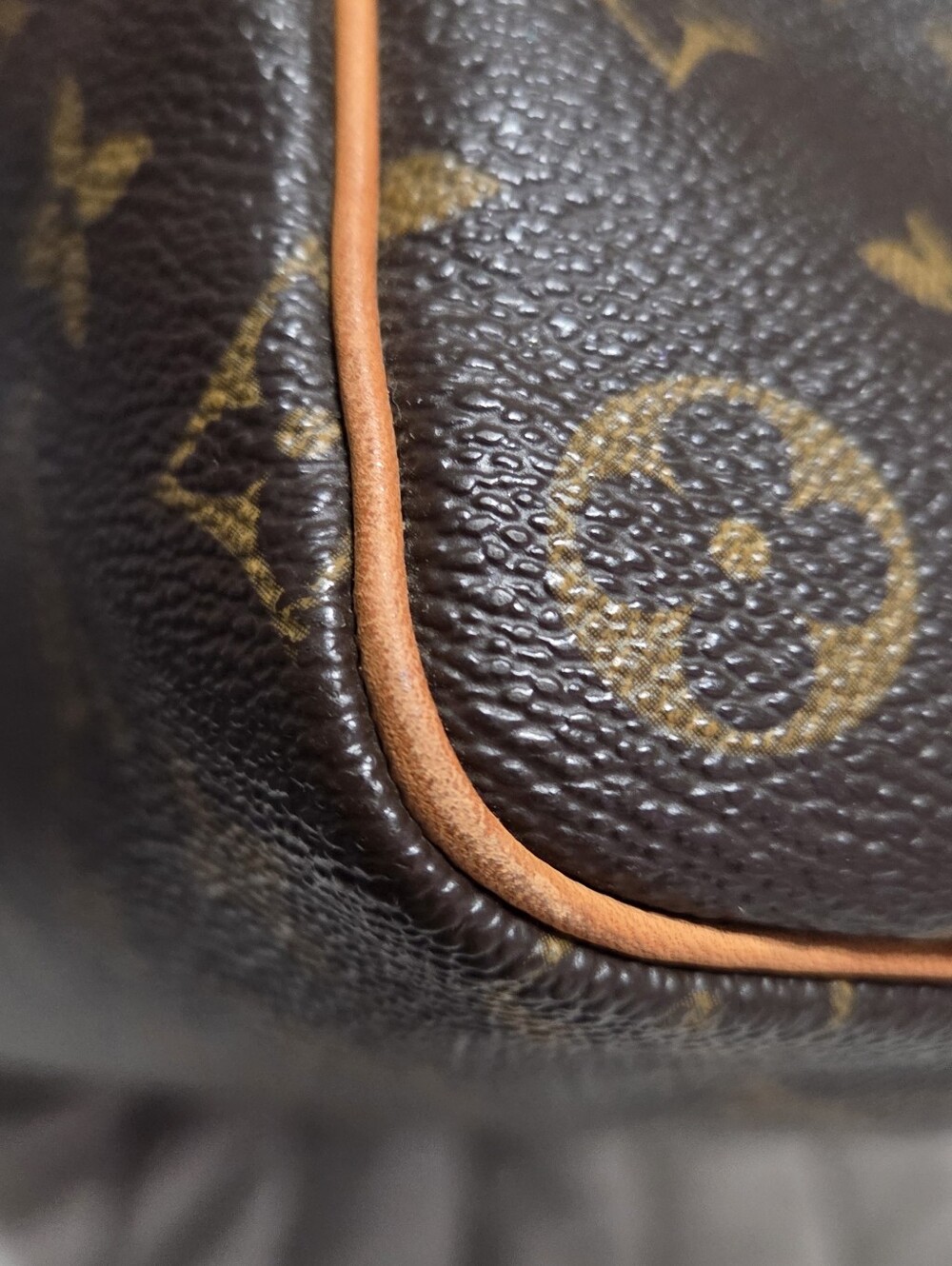 SOLD-Louis Vuitton Speedy 40 - Picture 7 of 16